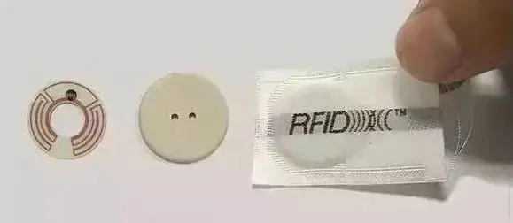 Non-woven RFID laundry tag